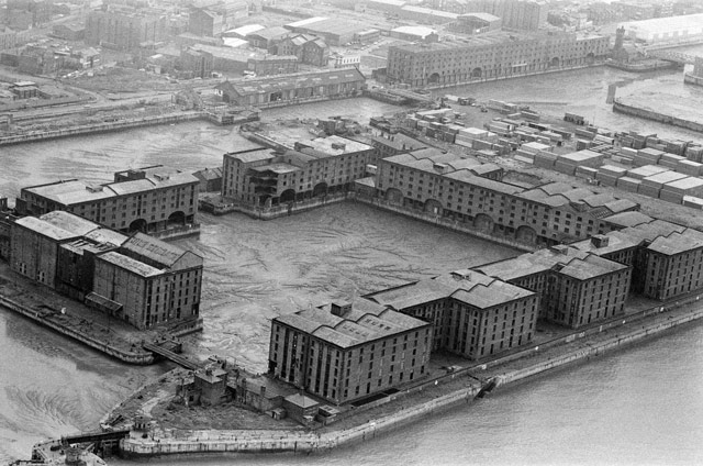 Albert-Dock-1980